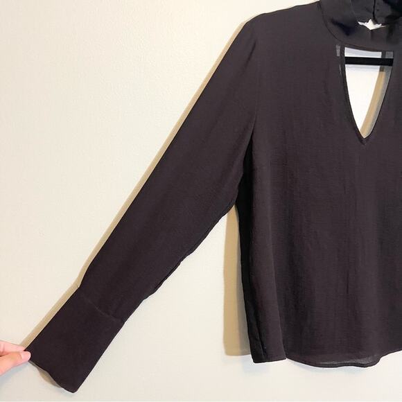 H&M Divided Women's Stand-Up Collar Deep Back Cutout Crêped Blouse Shirt Size 12 - Picture 5 of 10